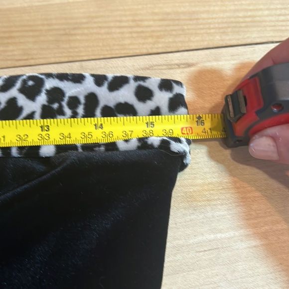 Absolutely gorgeous vintage Jessica Mclintock black velvet and leopard dress 😍 - Picture 7 of 9